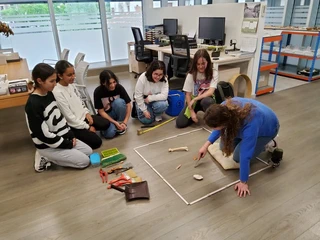 Arkeologia tailer interesgarria egin dute hainbat gaztetxok