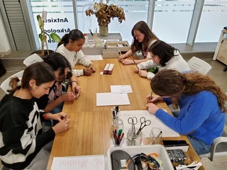 Arkeologia tailer interesgarria egin dute hainbat gaztetxok