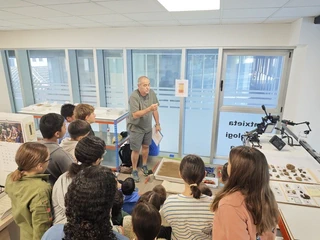 Izarraitz ikastolako ikasleak izan ditugu Antxietaren laborategian